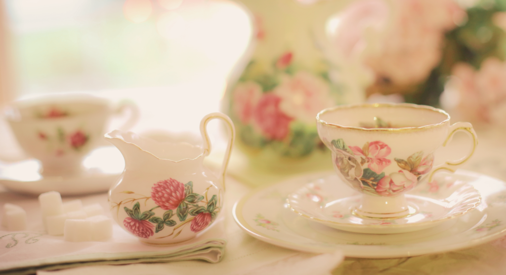 vintage crockery hire